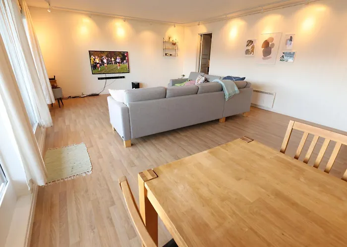 Beautiful View, Good Location, 2 Beds, 1 Bedroom Rum i privatbostad *