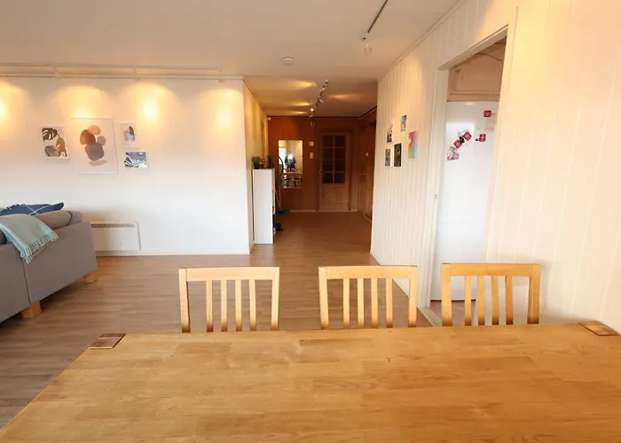 Beautiful View, Good Location, 2 Beds, 1 Bedroom Rum i privatbostad Tromsø