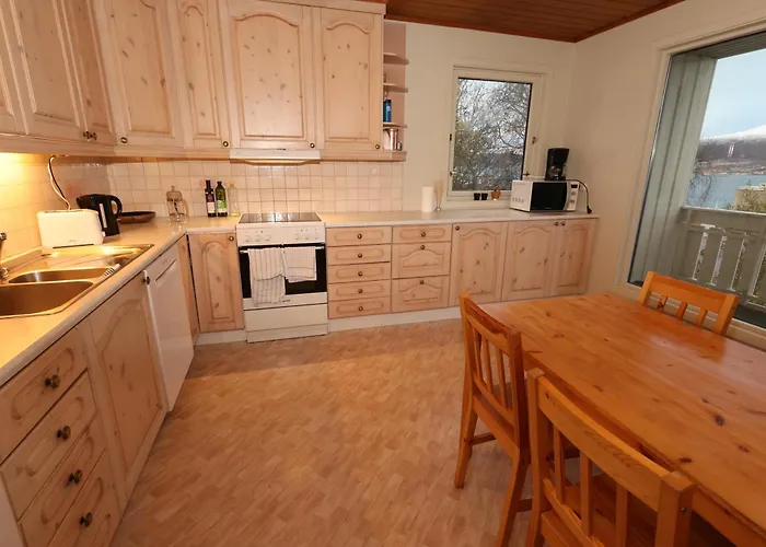 Rum i privatbostad Beautiful View, Good Location, 2 Beds, 1 Bedroom *