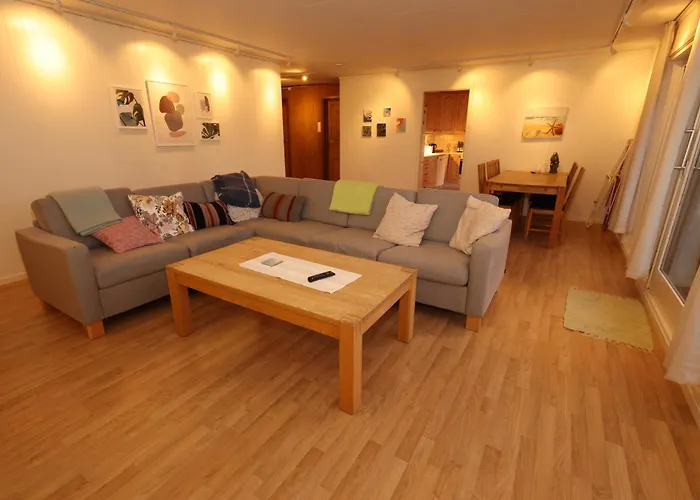 Rum i privatbostad Beautiful View, Good Location, 2 Beds, 1 Bedroom *