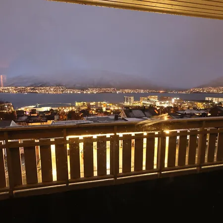 Beautiful View, Good Location, 2 Beds, 1 Bedroom منزل للإقامة ترومسو