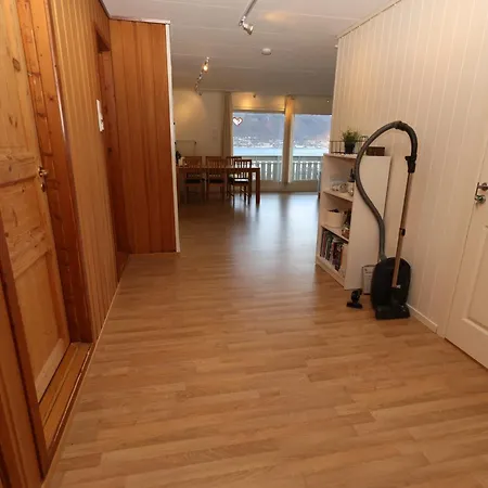 Beautiful View, Good Location, 2 Beds, 1 Bedroom