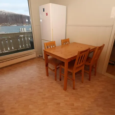 Beautiful View, Good Location, 2 Beds, 1 Bedroom منزل للإقامة ترومسو