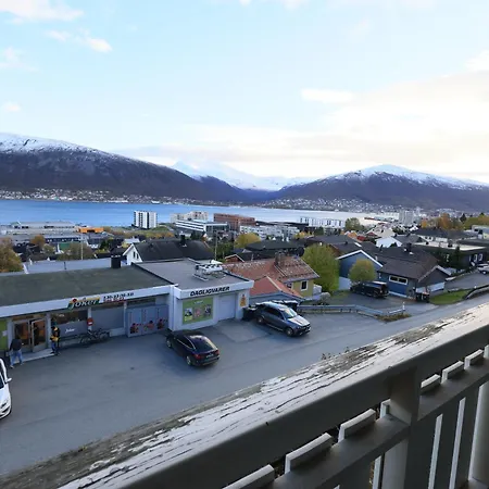 בית אירוח Beautiful View, Good Location, 2 Beds, 1 Bedroom *